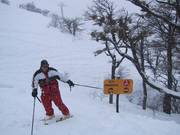 Kleine Schilder weisen den Weg