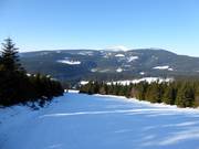 Skigebiet Malá Úpa mit Blick zur Schneekoppe