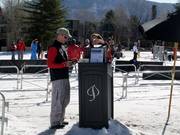 Das Personal steht am Einstieg für Fragen zur Verfügung