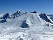 Snowpark am Olperer im Vordergrund, Gefrorene Wand im Hintergrund