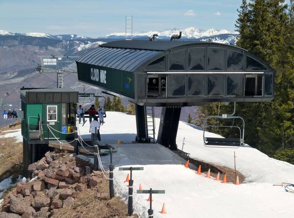 Cloud Nine - 4er Hochgeschwindigkeits-Sesselbahn (kuppelbar)