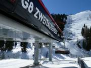 Zweitausender - 8er Hochgeschwindigkeits-Sesselbahn (kuppelbar) mit Abdeckhauben und Sitzheizung