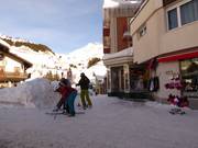 Ende der Talabfahrt direkt in Andermatt