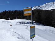 Haltestelle mitten im Skigebiet