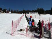 Langes Förderband im Ski center Malina