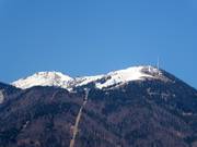 Blick auf das Skigebiet Krvavec vom Tal aus