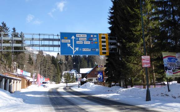 Königgrätzer Region (Královéhradecký kraj): Anfahrt in Skigebiete und Parken an Skigebieten – Anfahrt, Parken Spindlermühle (Špindlerův Mlýn)