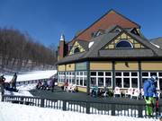 Die Sonnenterrasse beim Sliders Restaurant