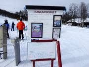 Informationen am Einstieg zu den Liften