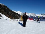 Das freundliche Personal ist auch am Förderband präsent