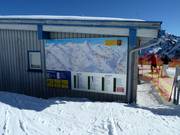 Detaillierte Informationstafel mit aktuellen Informationen zum Betriebsstatus