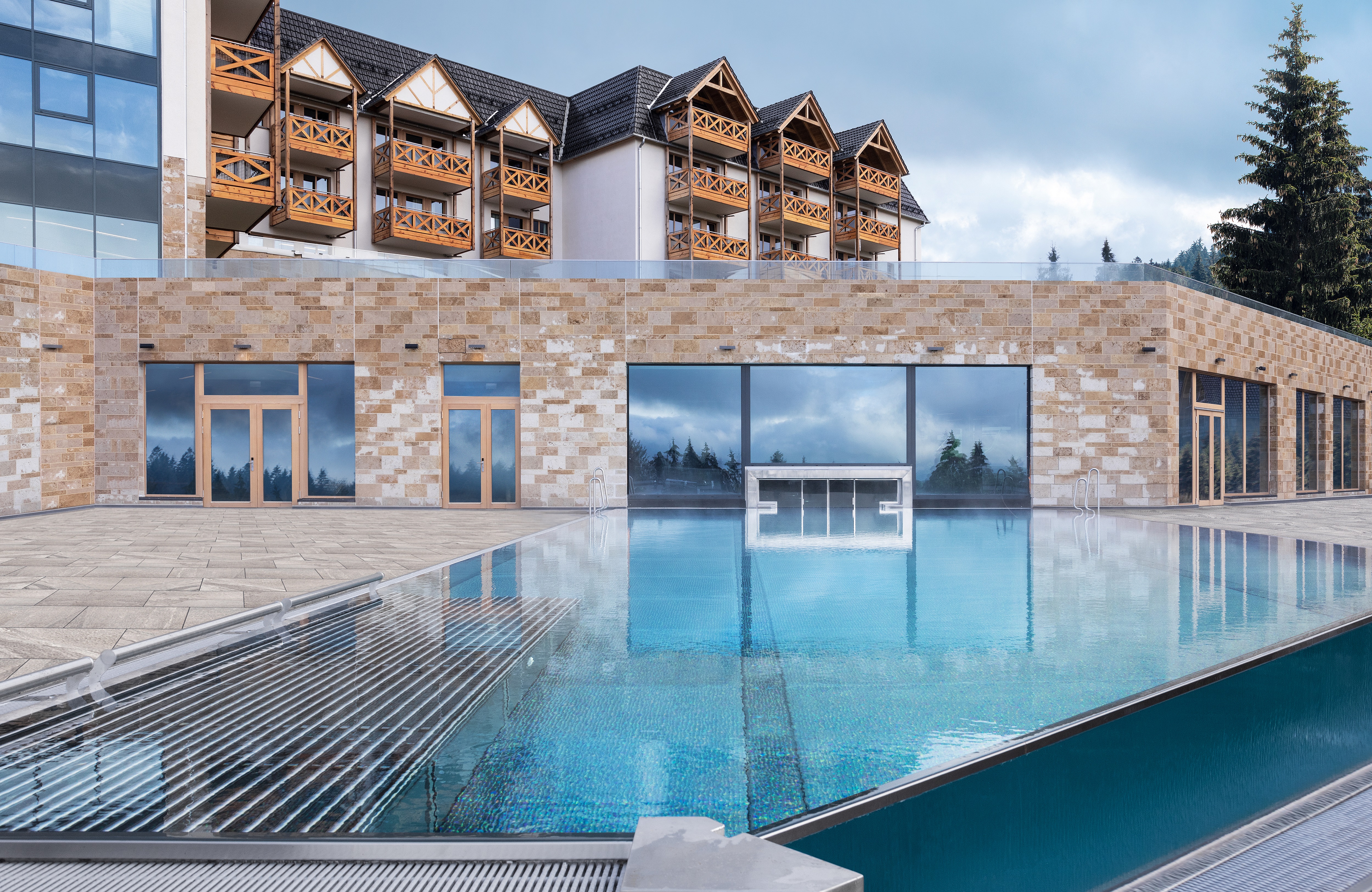The Grand Green – Familux Resort