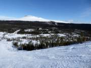 Nordseite mit Blick zum 1131 m hohen Städjan
