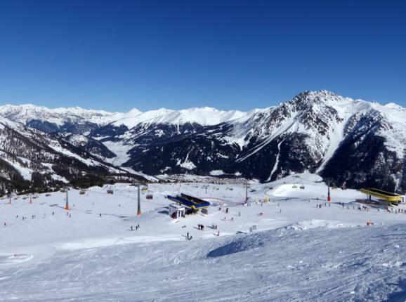 Blick von Schöneben bis ins Tal