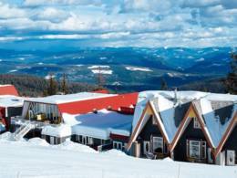 The Pinnacles Suites Hotel