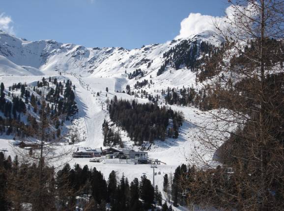Blick zur Bergstation Speikboden