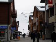 Levikeskus mit Blick auf die Pisten